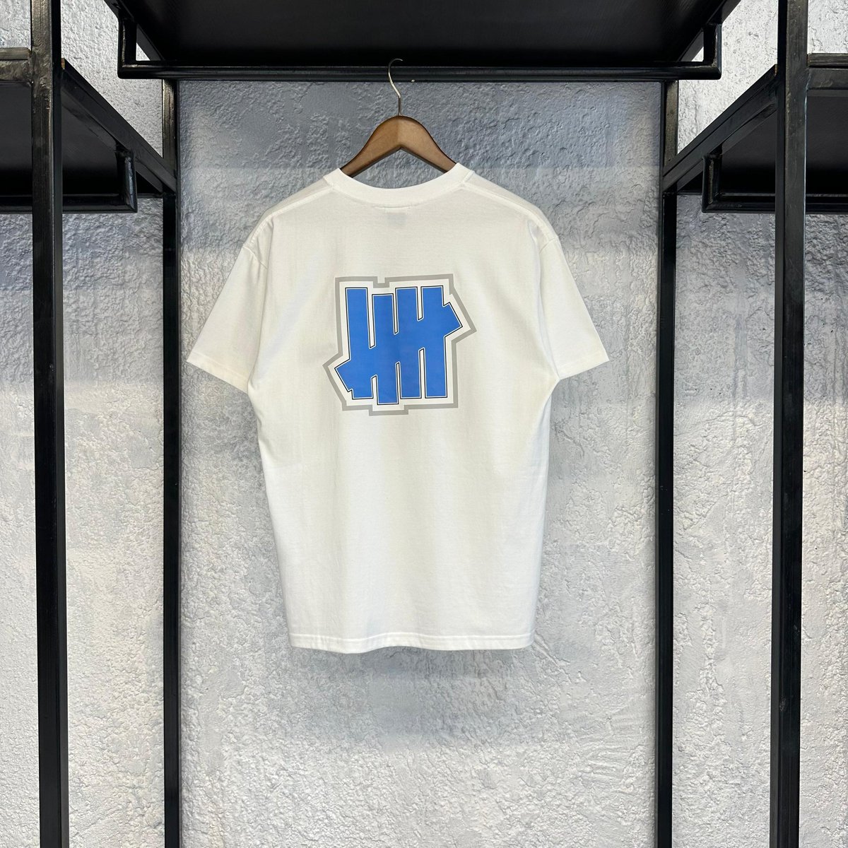 plugcorrect's tweet image. UNDEFEATED NOW ICON T SHIRT
Size: M-XL 
Price: N40,000