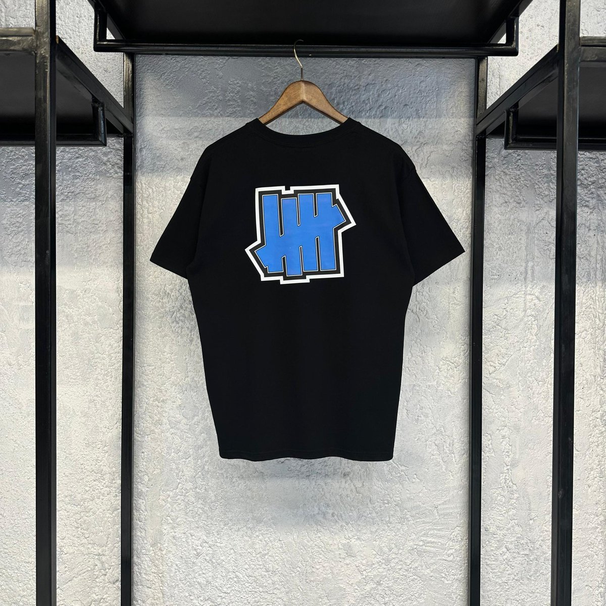 plugcorrect's tweet image. UNDEFEATED NOW ICON T SHIRT
Size: M-XL 
Price: N40,000