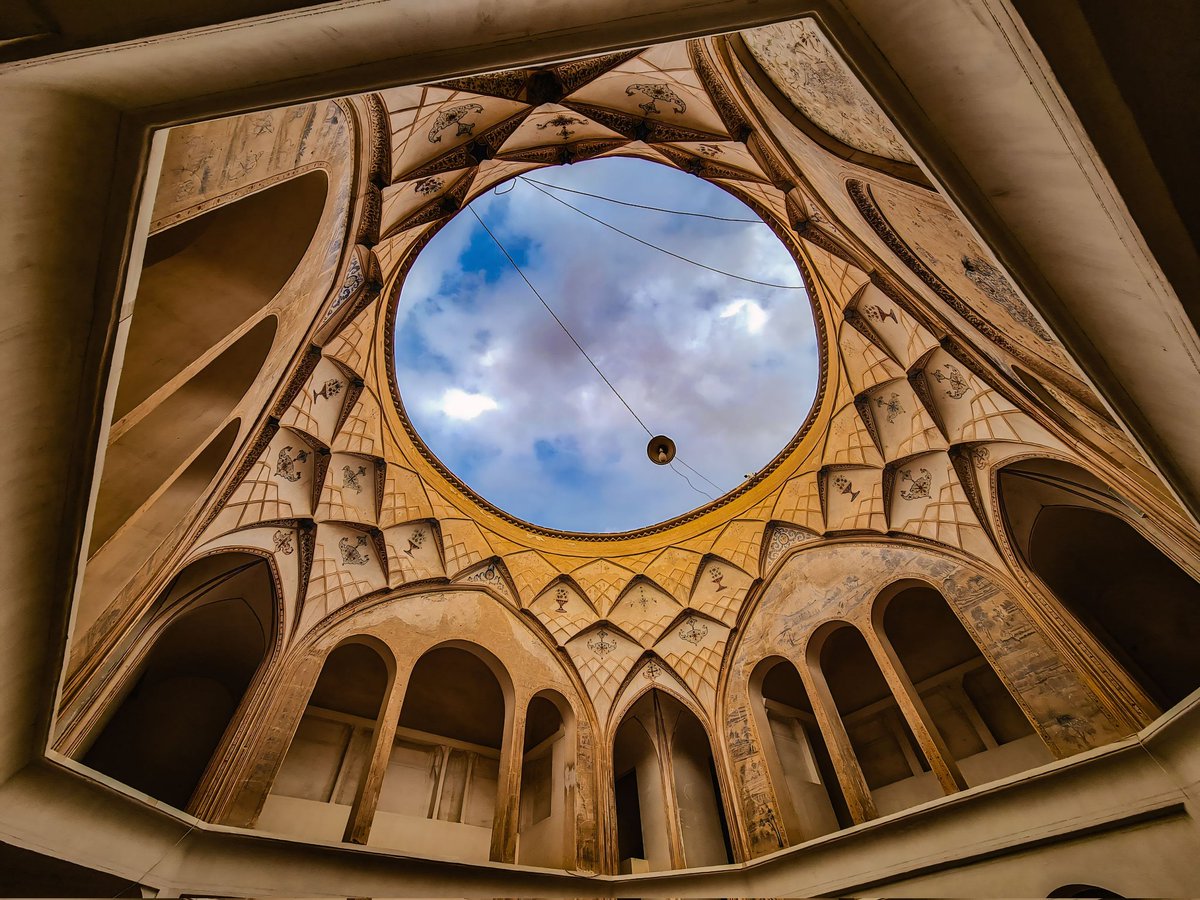 FpFariba7373's tweet image. Happy #TEZOSTUSDAY frens ❤️
My photos still waiting for new homes! On @SkurpySocial
Let’s check them & save my tezos Tuesday 😍😇
🔥A window to sky!
3 #XTZ
5/5
🔥Green Eye
1/5 #XTZ
8/10
🔥Ferris wheel of colors
2 #XTZ
4/8
🔥Calmness
5 #XTZ
(last Edition)
👇🏼