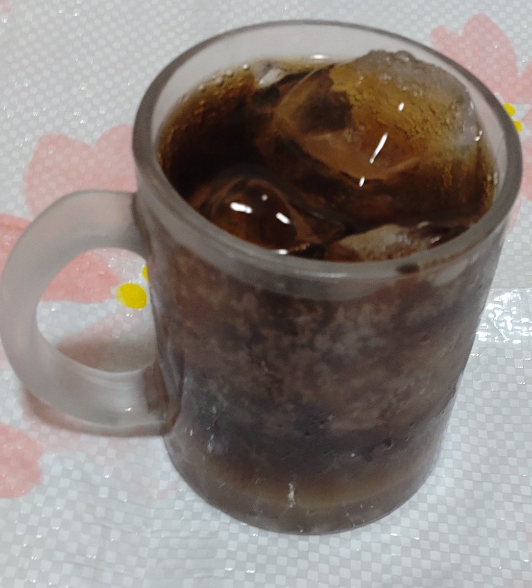 zero777ceo's tweet image. 某大統領が米国のコカ・コーラの甘味料をサトウキビ糖にしてほしいと言っていたので、北海道のコカ・コーラゼロに沖縄県産さとうきびジュースをブレンドしてみたヽ(=´▽`=)ノ
#コカ・コーラ
#サトウキビ