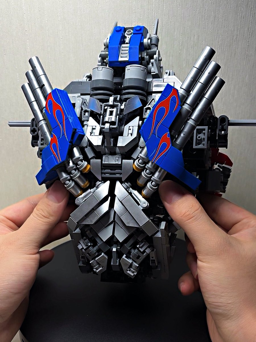 Lego Knight Prime

背部製作中

#lego #legomoc #afol #Transformers #optimusprime #transformer