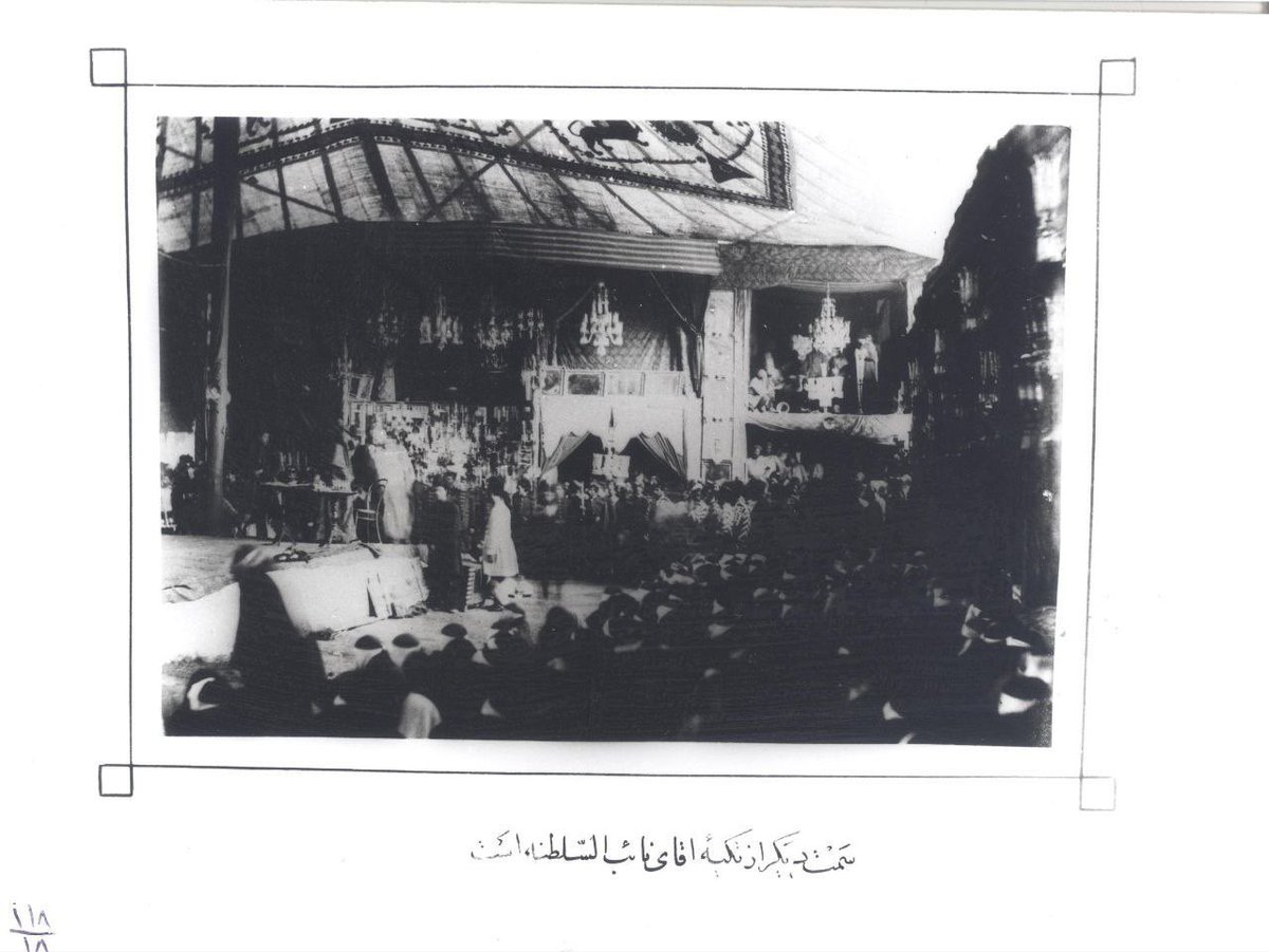 mhpoyanfar's tweet image. آیین #تکیه_خوانی در شمیران از اواخر دوره قاجار شکل گرفت و بیش از صد سال قدمت دارد. تکیههای قدیمی این منطقه، با معماری سنتی شامل حیاط مرکزی، غرفههای چوبی و سقفهای بلند ساخته شدهاند و هنوز هم پابرجا هستند. در ایام محرم، روضهخوانی و نوحهسرایی در این تکیهها برگزار میشد و…