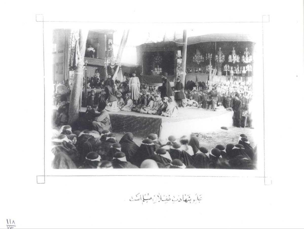 mhpoyanfar's tweet image. آیین #تکیه_خوانی در شمیران از اواخر دوره قاجار شکل گرفت و بیش از صد سال قدمت دارد. تکیههای قدیمی این منطقه، با معماری سنتی شامل حیاط مرکزی، غرفههای چوبی و سقفهای بلند ساخته شدهاند و هنوز هم پابرجا هستند. در ایام محرم، روضهخوانی و نوحهسرایی در این تکیهها برگزار میشد و…