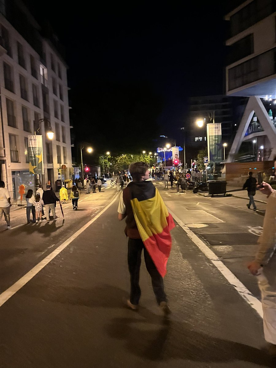 charlesde_groot's tweet image. I have a dream 🇧🇪
That one day this nation will rise up and live up to its creed:
« Eendracht maakt macht
l’Union fait la force
und Einigkeit macht stark »