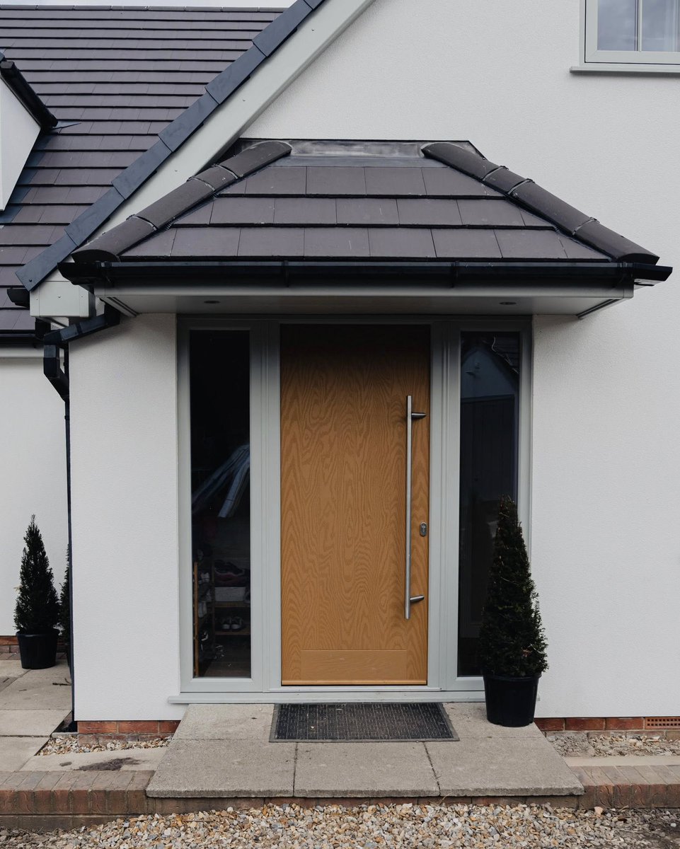Did you see these stunning transformation pics from our recent project for Emma McVey?🏡

We installed Agate Grey flush sash windows with astragal bars, new composite doors plus all new facias, soffits and guttering - What a result! 🤩

📞0113 808 2899

#yorkshire