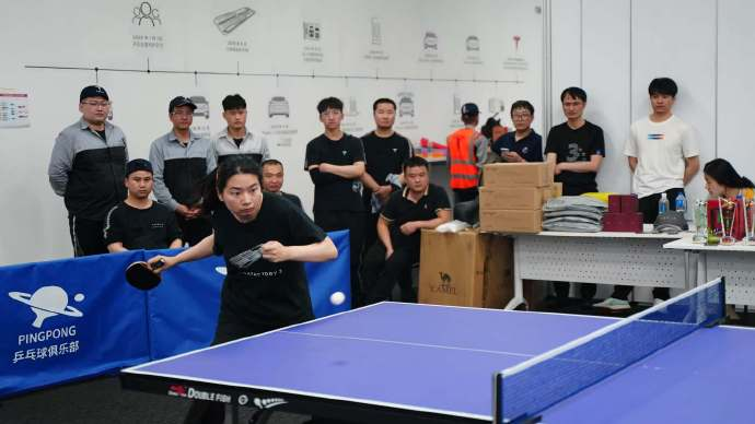 TCMesla's tweet image. $TSLA 🇨🇳 Tao Lin, VP of Tesla China, just shared some cool memories of the Shanghai factory employees outside of work! 😍
The Tesla Spring Basketball League recently wrapped up, with over 200 employees taking part.
Last month, the Gigafactory basketball team competed in the…