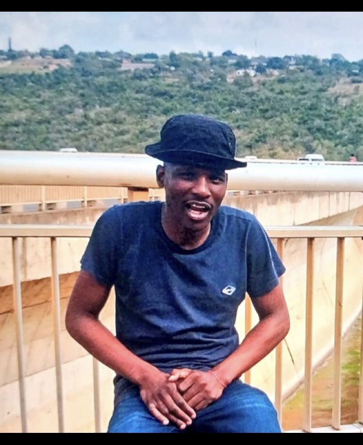 azania1023's tweet image. F1- is a suspect that has been arrested by the police in connection with the murder of the Chief Auditor of Ekurhuleni Municipality.
F2- is a picture of Hlanganani Agripper Mncwango, the police are still looking for him.