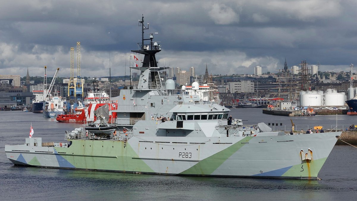 NavyLookout's tweet image. .@hms_mersey departs from Aberdeen this morning after participation in #tallshipsaberdeen event.
Via @MichaelJWC626