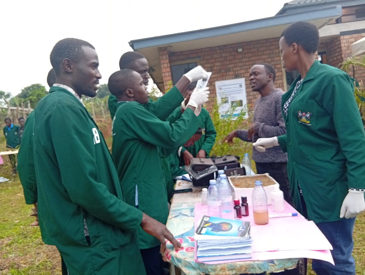 MakCAES's tweet image. Happening Today: CAES Field Day & End of Students' Internship - Held at Mbulamu Integrated Farm. Over 50 students from different departments at CAES have been undertaking field training for 2 months at farms in different parishes in Mpigi District under the PDM & 4-acre model.