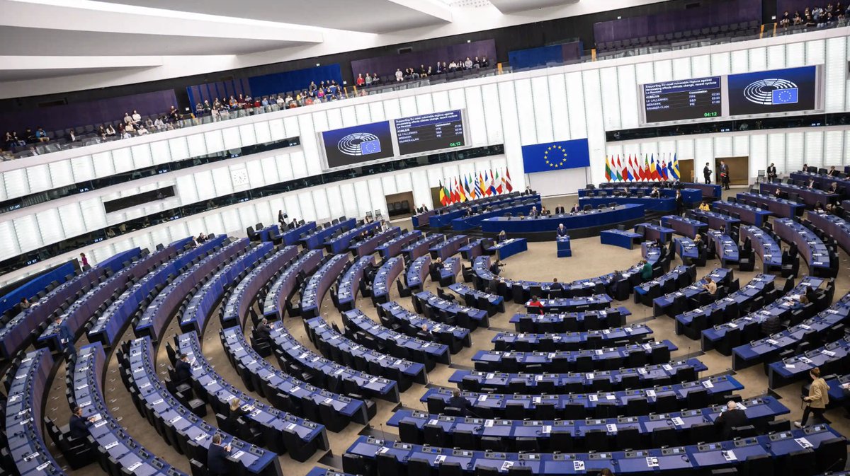 FrontPopOff's tweet image. Écartelée entre l’européisme décomplexé et la radicalité révolutionnaire, la gauche française semble avoir déserté le terrain des classes populaires.
Une troisième voie est-elle possible ? La réponse est oui. 👇
frontpopulaire.fr/opinions/conte…