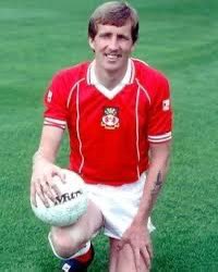 nicksfoodblog's tweet image. Forever a Wrexham and Wales Legend. 

He always played with his heart on his sleeve, with energy and passion.

Thank you for all the memories Joey Jones

Oh Joey Joey ❤️🤍