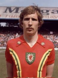 nicksfoodblog's tweet image. Forever a Wrexham and Wales Legend. 

He always played with his heart on his sleeve, with energy and passion.

Thank you for all the memories Joey Jones

Oh Joey Joey ❤️🤍