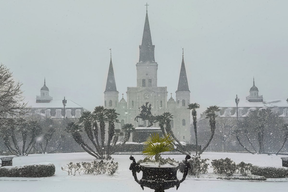 PMurphyWWL's tweet image. With today’s heat and humidity, it’s hard to believe nearly a foot of snow fell in the New Orleans area just 6 months ago. @WWLTV