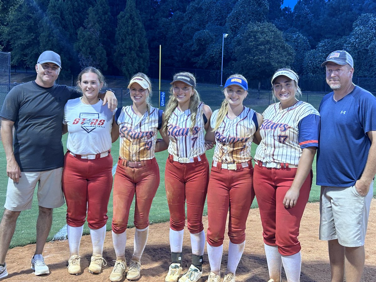 wncfastpitch's tweet image. In her final travel ball tournament before heading off to @LMC_Softball , @haley_littrell (2nd from right) finishes it off right for the @Stars_Tidd team. 9 IP 4H 2ER 10K in the circle and 4 hits (including 3 doubles) a BB and 4 RBI at the plate. 

Incredible career with only…