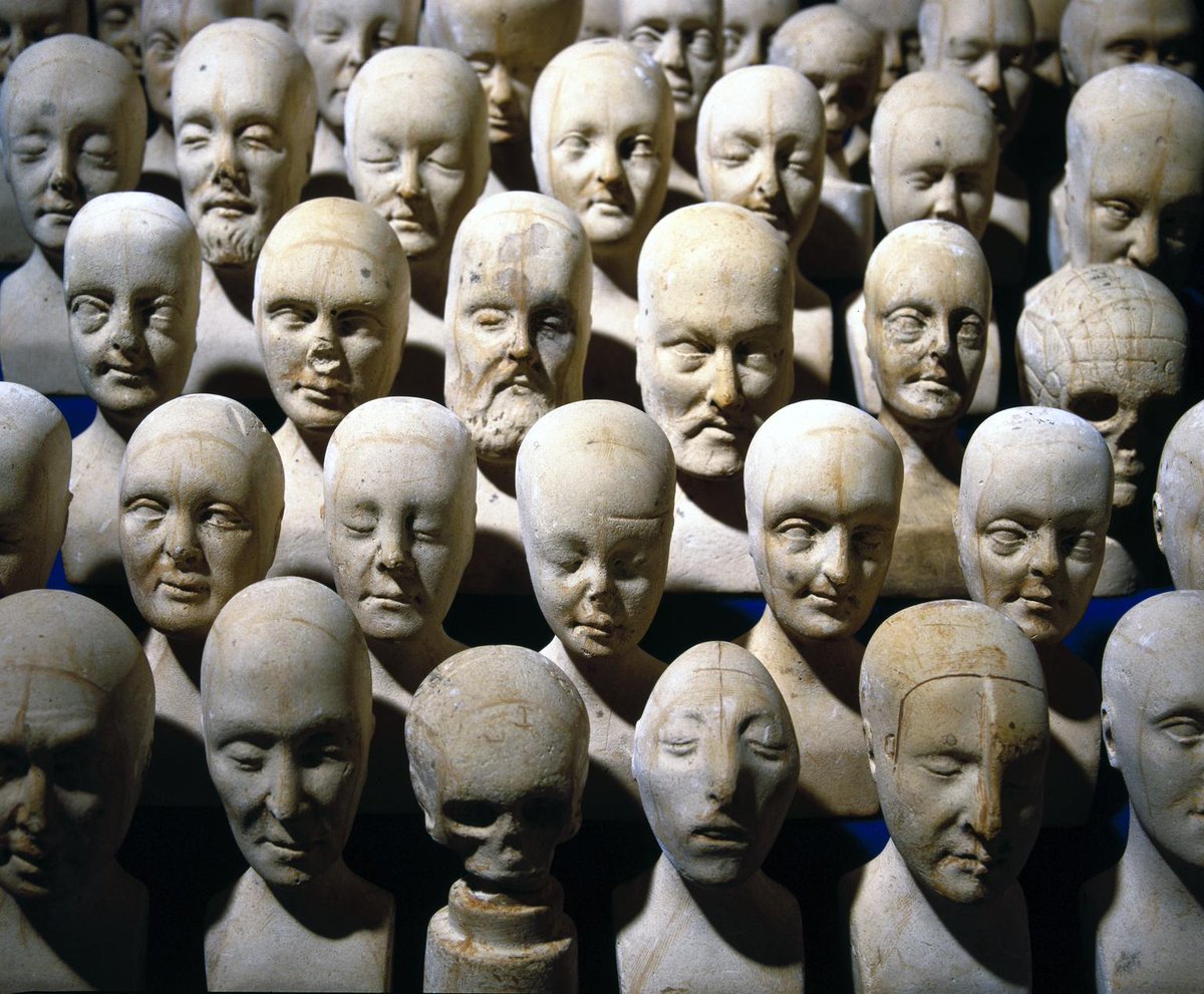 fakehistoryhunt's tweet image. Hello, just wondering, do you have enough materialto feed your nightmares?
Wooden case containing set of 60 small phrenological heads, by William Bally, Manchester or Dublin, 1831.
Credit: Spendlove
