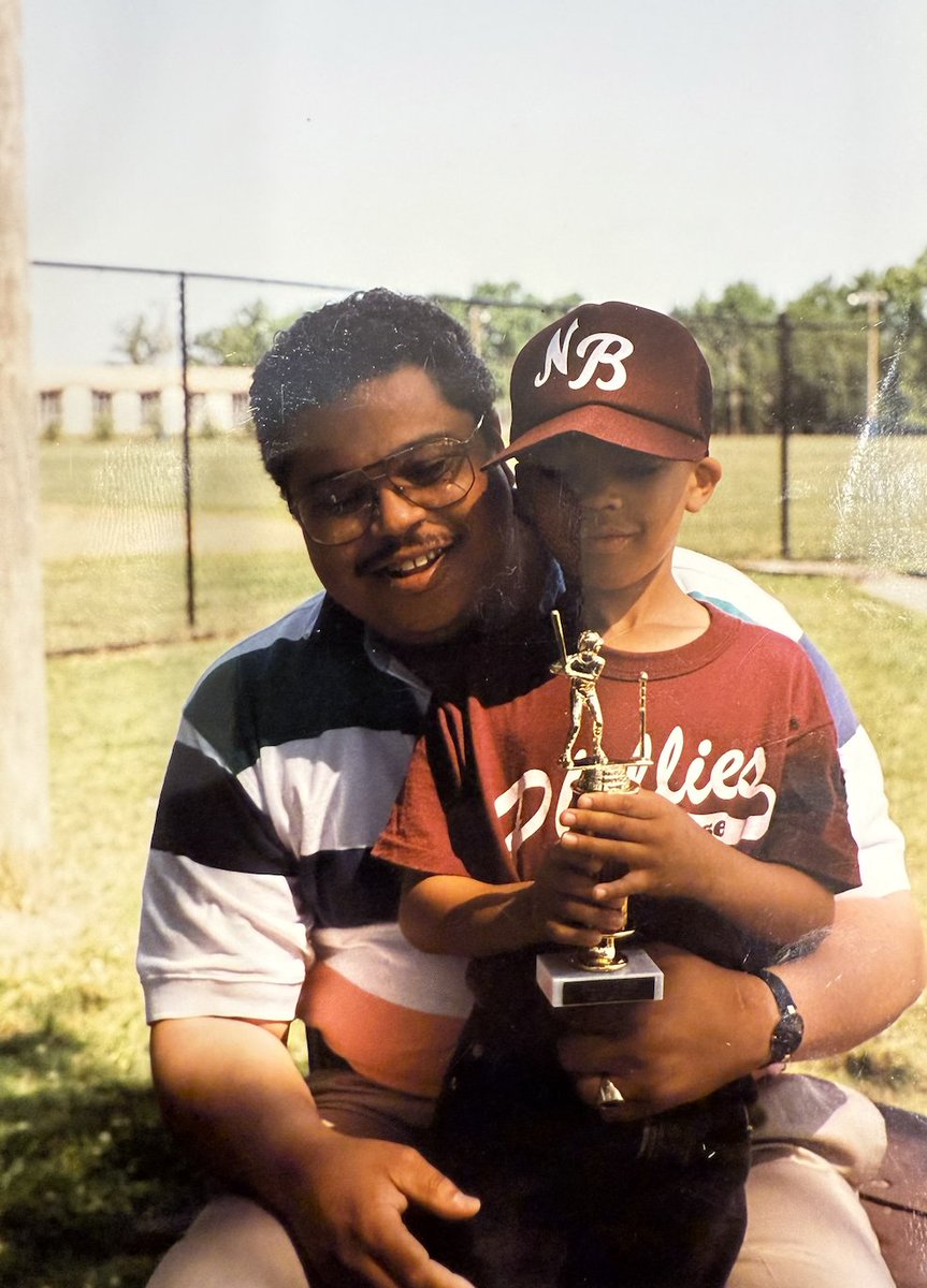 jonesjay's tweet image. My dad would’ve been 71 today - I miss him deeply but I know he’s smiling upon us. I draw strength each day knowing that he’s still my number one fan.