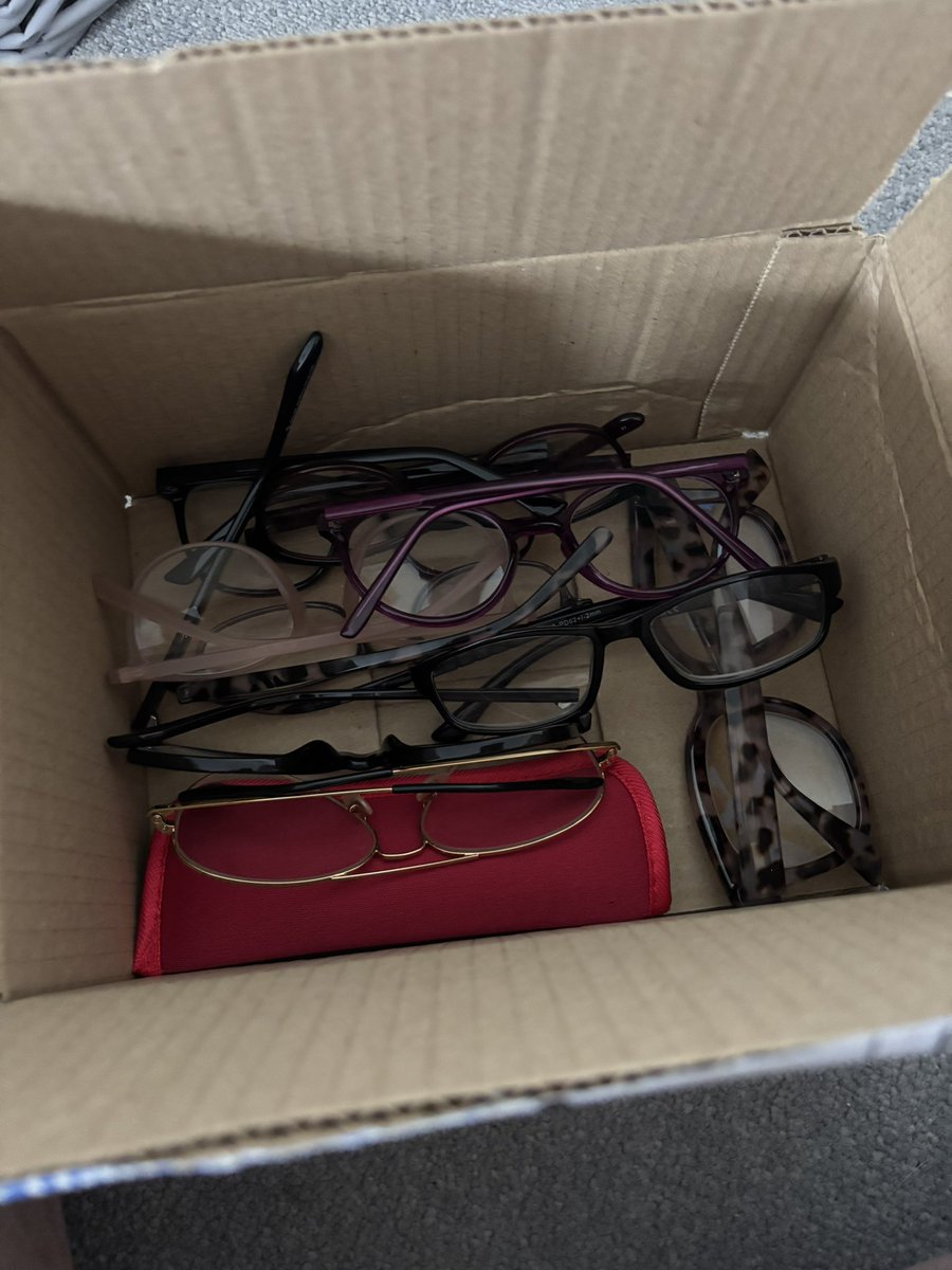 SafferTheGaffer's tweet image. A few months ago I posted that I schlepped an hour to Specsavers to recycle an old pair of glasses & they don’t do it anymore. Someone suggested an org that plants trees for every pair so I made it my mission to collect a bunch. Today they get sent!
#DoingGoosFeelsGood ♻️❤️🤓