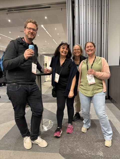 The FLUX Team (ERC Project) (@amgc_flux_team) on Twitter photo Just after <a href="/goldschmidt2025/">Goldschmidt2025</a>, our project's Principal Investigator, <a href="/GoderisSteven/">Steven Goderis</a>, represented the FLUX team at #MetSoc2025 in Perth! ☄️ Just after <a href="/goldschmidt2025/">Goldschmidt2025</a>, our project's Principal Investigator, <a href="/GoderisSteven/">Steven Goderis</a>, represented the FLUX team at #MetSoc2025 in Perth! ☄️