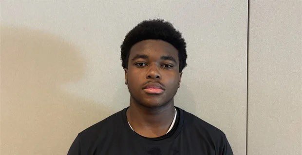 ttjharden8's tweet image. Four-star 2027 OT Ismael Camara may be one of the fastest-rising prospects in the 2027 class.
#Florida has made an early impression on him, especially with his family ties to the school.
“I have deep family connections at Florida.”
➡️: 247sports.com/college/florid… (VIP)