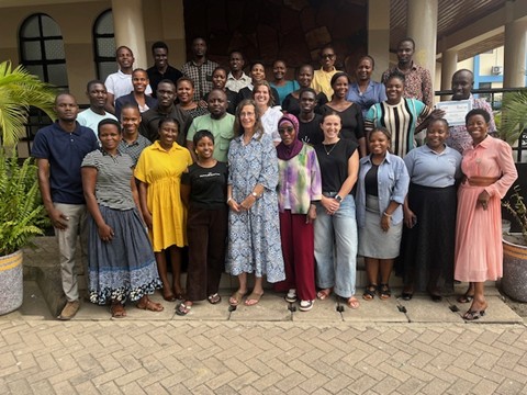 uofsccosw's tweet image. A joyful day of #socialwork training in Tanzania - playing, dancing and creating with children at local care points. Students Grace Brown and Megan Mazoue are with professor Patrice Penney as they connect with organizations supporting vulnerable youth. 🌍#Gamecocksocialwork