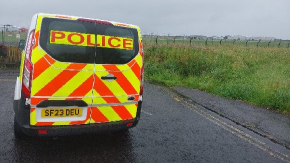PoliceScotland's tweet image. Can you be our eyes and ears? 👀
#ProjectServator is a highly visible, unpredictable deployment of trained officers - happening anytime, anywhere 👮
They speak to the public about staying alert & reporting any suspicious behaviour.
Read more ➡ orlo.uk/0UlXK