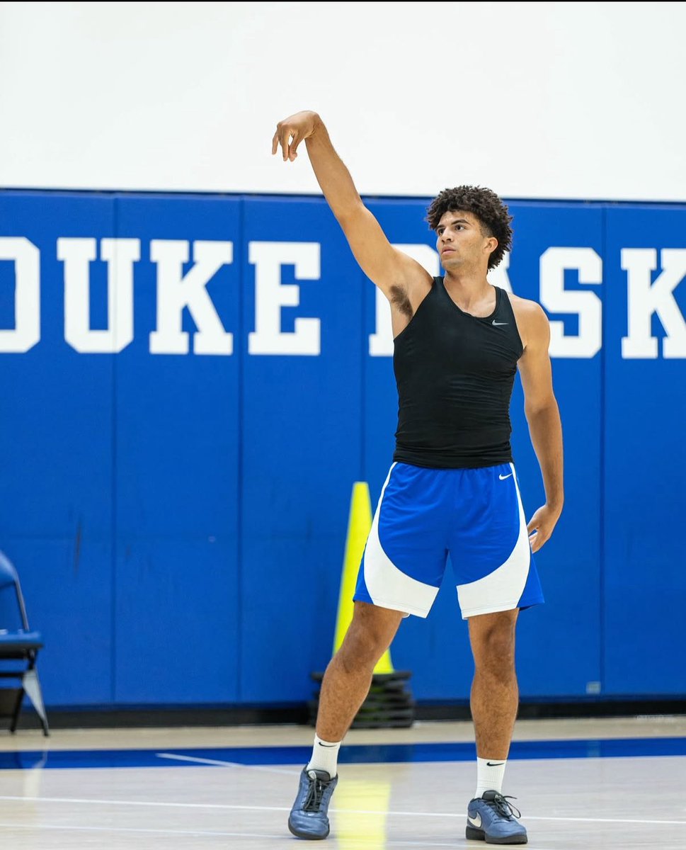 DukeEchoes's tweet image. The more he learns at Duke, the more unguardable he’ll become. 😈

📸 @DukeMBB