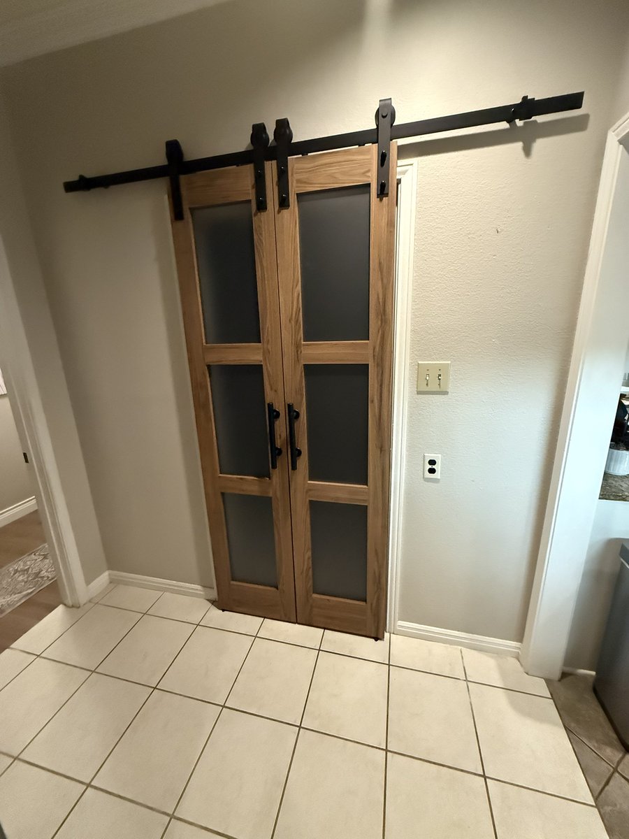 try2underit's tweet image. The hubs is slowly getting the new doors put up. Trim work is next! He’s the best ever.