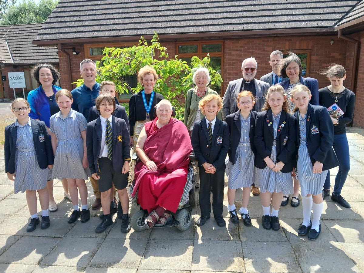 LiberalJudaism's tweet image. Hope in Difficult Times was the theme of Three Counties Liberal Jewish Community’s annual Anne Frank service, held in Herefordshire.
Interfaith community leaders were joined by civic chiefs to reflect on the diarist’s life and writings.
Story: liberaljudaism.org/2025/07/anne-f…