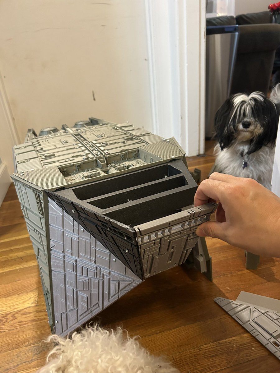 thefrankwu's tweet image. Meanwhile work continues on the Jawa Sandcrawler dog house. 40 3D printed parts so far - including inner supports you can't see. About 230 hours of print time. Steady progress!