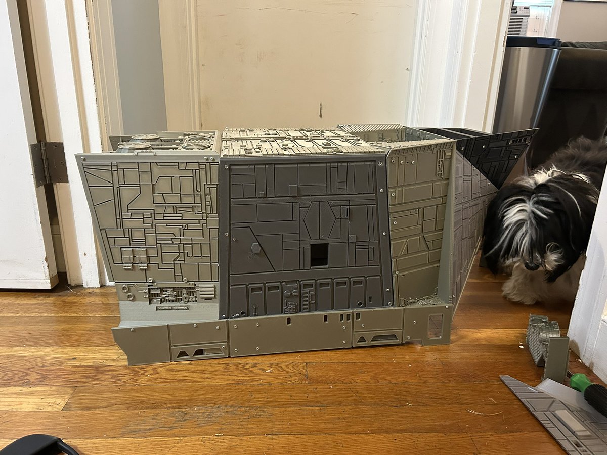 thefrankwu's tweet image. Meanwhile work continues on the Jawa Sandcrawler dog house. 40 3D printed parts so far - including inner supports you can't see. About 230 hours of print time. Steady progress!