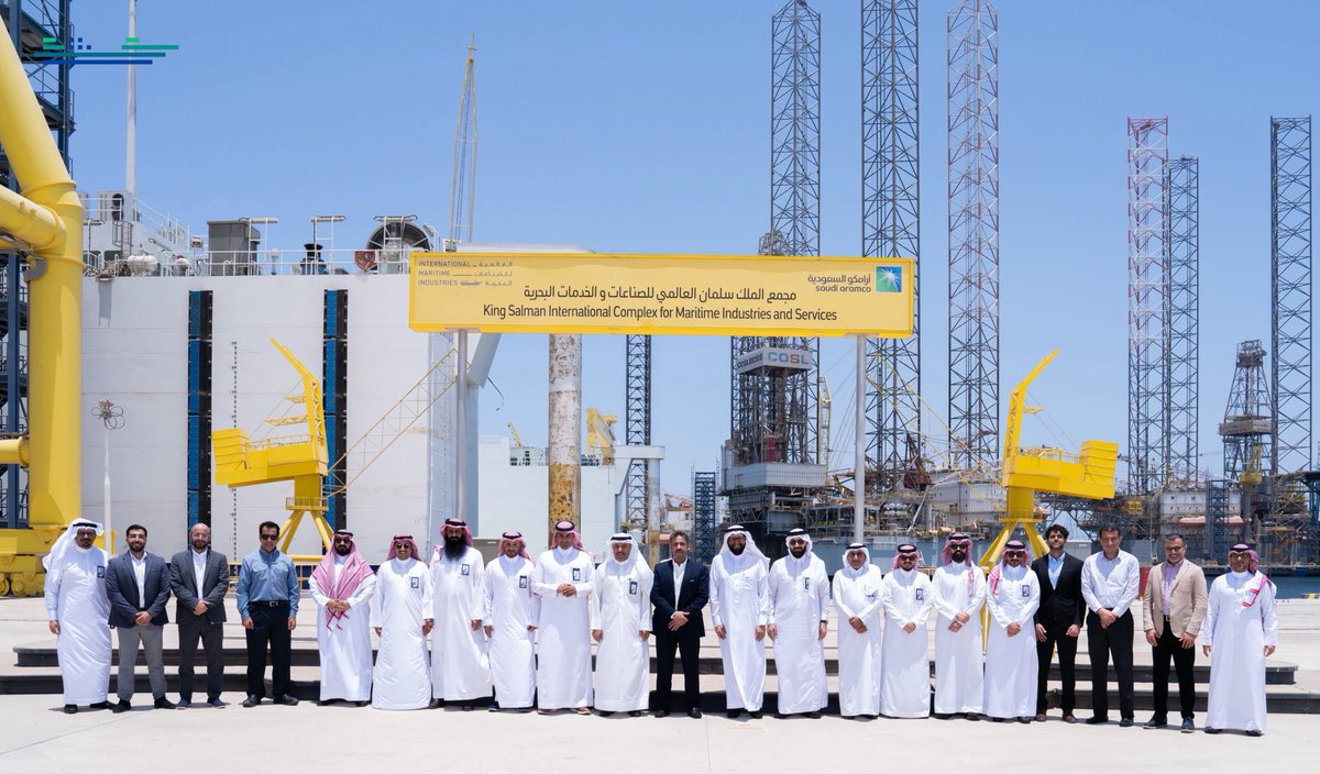 Eng. Abdullah Al-Ghamdi, CEO of International Maritime Industries, welcomed Eng. Mahmoud Al-Theeb, CEO of the Royal Commission for Jubail, and his accompanying delegation at IMI’s headquarters in Ras Al-Khair. The visit included a tour of the King Salman International Complex for
