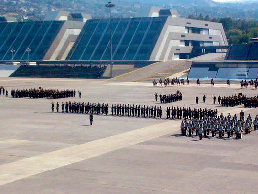 luusssso's tweet image. The amazing futuristic-Brutalist architecture of Mexico’s premier military academy the Heroico Colegio Militar
Designed by Agustín Hernández Navarro and Manuel González Rul