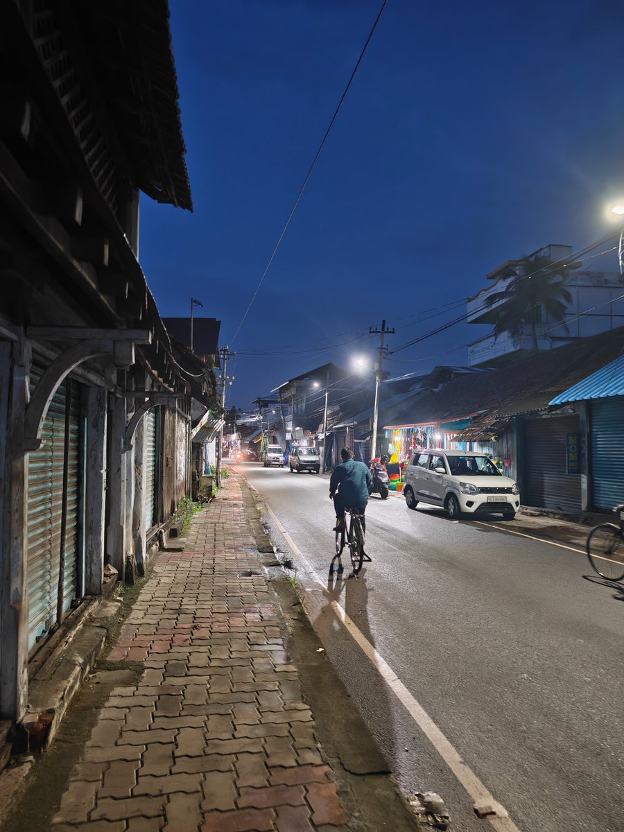 Ajeesh021997's tweet image. The City After Dark, Through @nothing(3) Lens.
#WithNothing
#NothingPhone3
#ShotOnSnapdragon @nothingindia @AkisEvangelidis @getpeid @Technerd_9