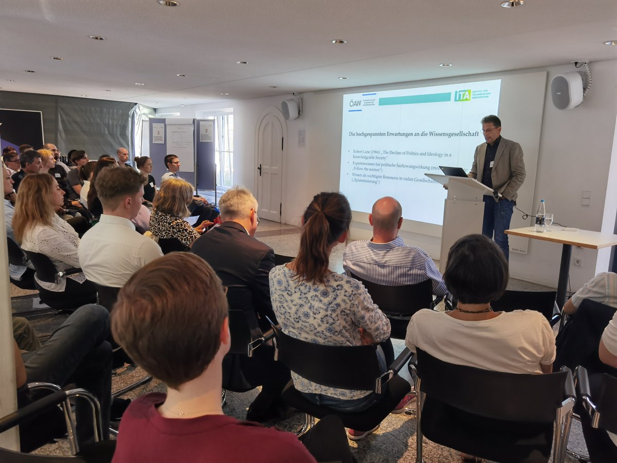 ☀️Netzwerktreffen im 𝘌𝘭𝘪𝘵𝘦𝘱𝘳𝘰𝘨𝘳𝘢𝘮𝘮 𝘧ü𝘳 𝘗𝘰𝘴𝘵𝘥𝘰𝘤𝘴! 🌐Am 17. und 18. Juli trafen sich mehr als 80 Postdocs von Hochschulen aus ganz BW in Stuttgart, um sich zu vernetzen, auszutauschen und weiterzubilden. ➡️Mehr Eindrücke: bwstiftung.de/Eliteprogramm25