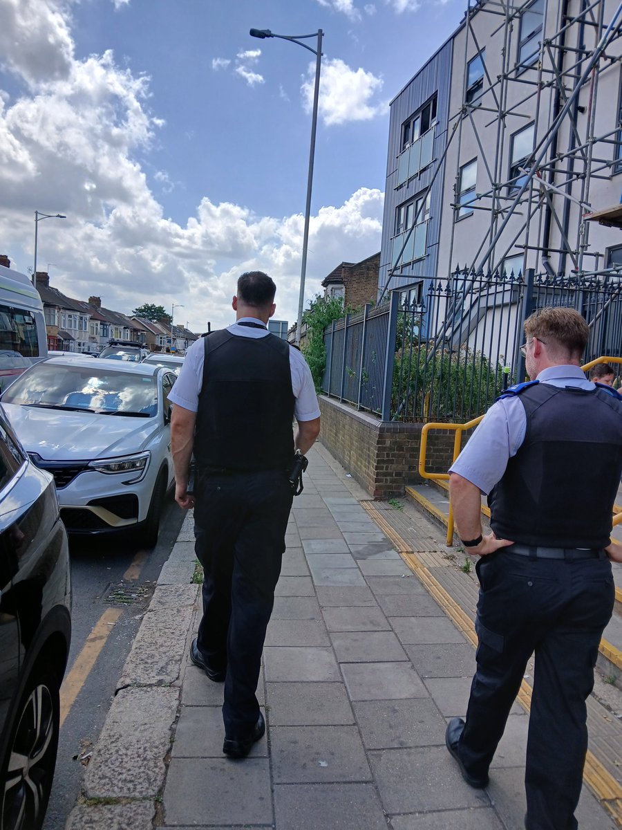 MPSValentines's tweet image. @MPSValentines visited local schools to check in, offer visible support &amp;amp; share smiles.  
We’re committed to creating a safe, welcoming space for students to finish the term with confidence.  
Grateful for the warm reception—see you over the holidays!