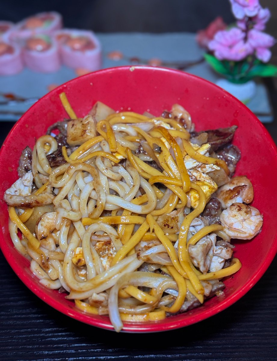 TheMoCoShow's tweet image. Montgomery County’s beloved Mongolian stir-fry spot, Yummy Bowl, just announced exciting news to its dining experience — All You Can Eat will be coming soon! #sponsored
Starting July 26, Yummy Bowl will officially launch All You Can Eat, featuring:
🍜 Unlimited Mongolian…
