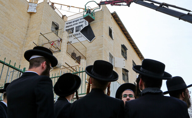 N12News's tweet image. לראשונה: המשטרה עצרה מפגינים עריקים והעבירה אותם למשטרה הצבאית
n12.pro/454PNZT | @eli_hirschmann