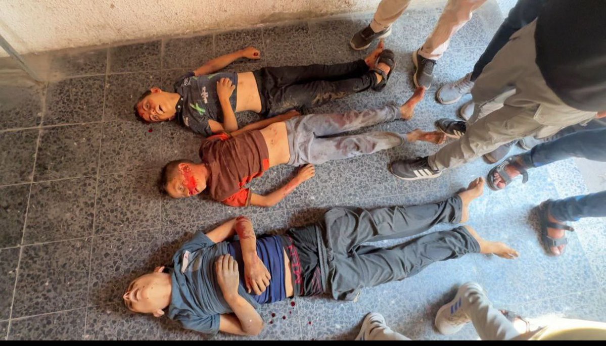 MosabAbuToha's tweet image. An air strike in Zaitoon neighborhood in Gaza City kills five people, three of them were children.