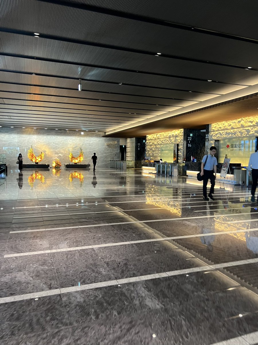 shn_kasa's tweet image. Nictの日本橋urbanなビルで打ち合わせしてきた