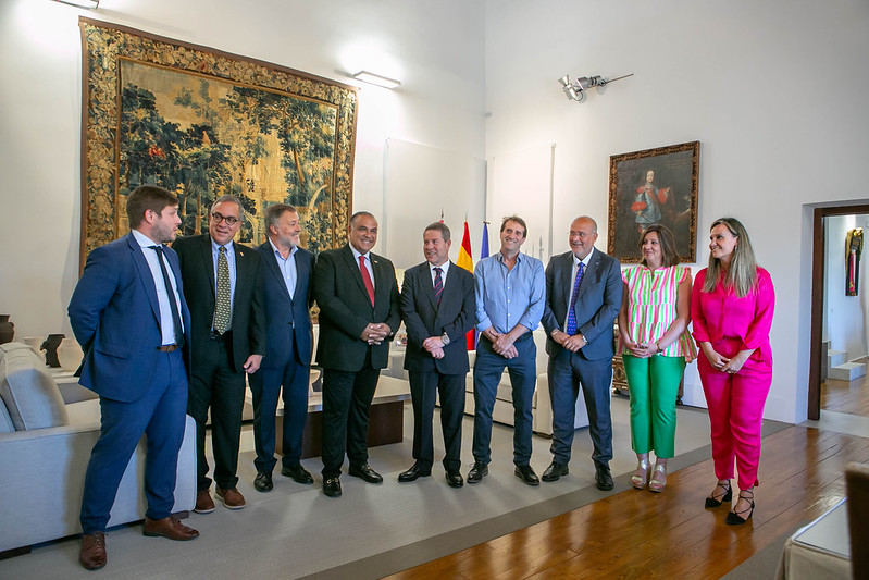 ✍️👏 “Qué emocionante es vivir”, es el lema que expresa el espíritu experiencial y emocional  del proyecto que <a href="/toroadventures/">Toroverde Adventure Park</a> impulsa en Cuenca, hoy con un hito significativo: la presentación del PSI para avanzar a finales de año con la declaración que dará inicio a sus obras.