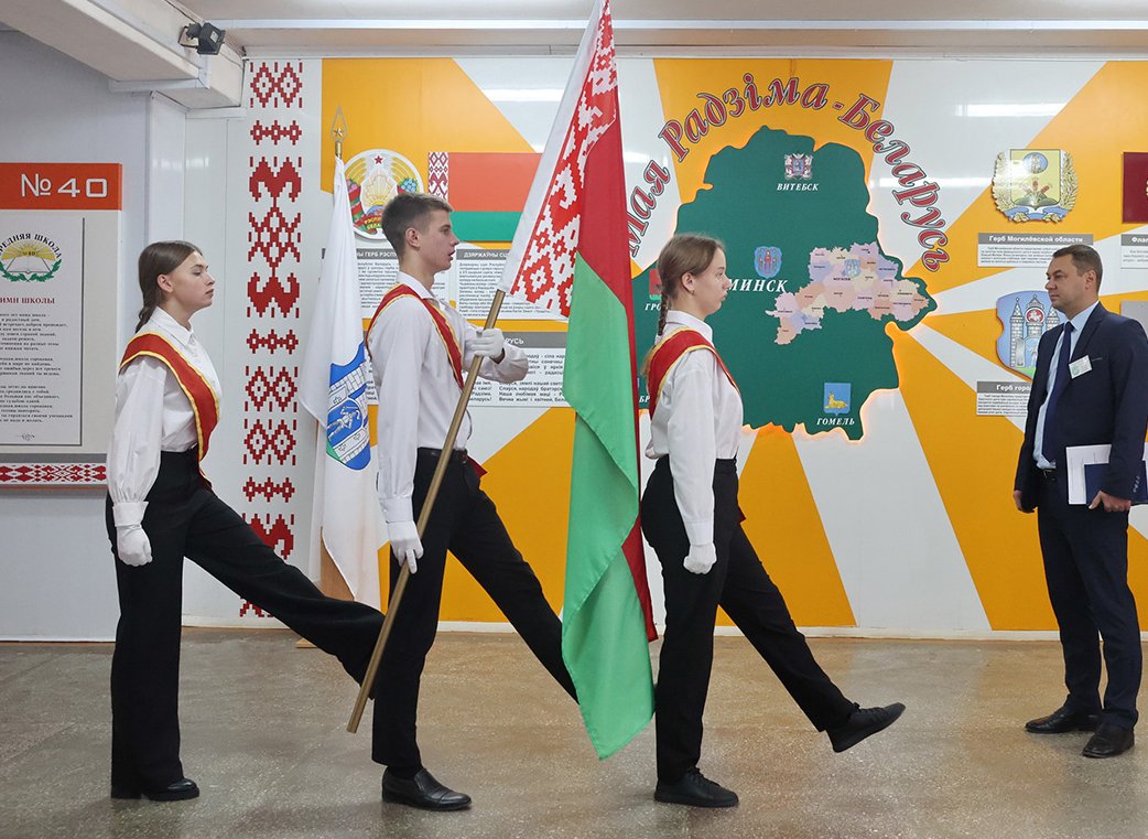 iSANS_CEE's tweet image. School Summer Holidays in Belarus – No Vacation from State Propaganda
Summer holidays hit school students in Belarus – but past years, including 2025, show that a break from classes doesn’t mean a break from the ideologization and militarization of Belarusian education. These…