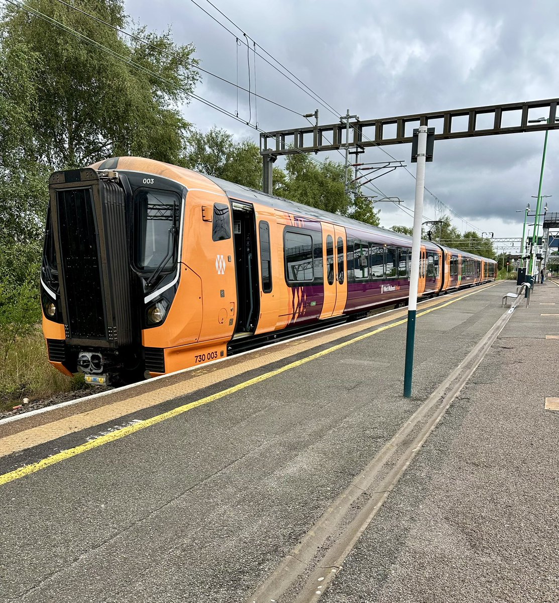 shellienic's tweet image. A taxi to #SohoDepot to bring a pair of #Class730 to B’ham New St was how my day started at the crack of dawn. I had time to quickly make a coffee ahead of driving Four Oaks/Redditch/Four Oaks &amp;amp; then after a break I finished up with a Rugeley. #DayInTheLife #TrainDriver