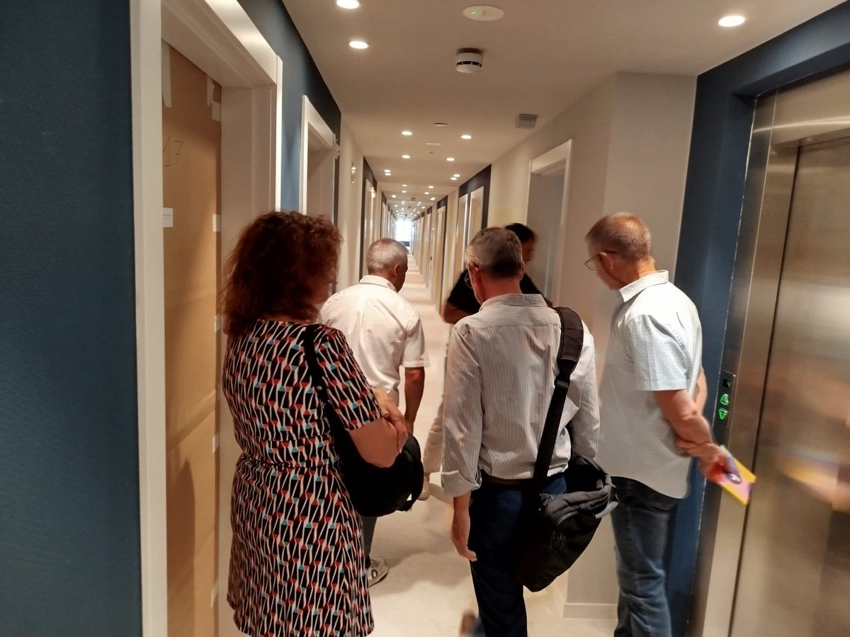 Terrassa Universitària (@trsuniversitats) on Twitter photo Avui hem celebrat la 4a reunió de la Permanent del Consell Universitari al bell mig de la nova residència d'estudiants de Terrassa, <a href="/yugo_global/">Yugo Global Student Accommodation</a> , a la zona de l'antiga AEG. Un nou equipament per al segon campus urbà més gran de Catalunya!!! Tota una "xulada"! Avui hem celebrat la 4a reunió de la Permanent del Consell Universitari al bell mig de la nova residència d'estudiants de Terrassa, <a href="/yugo_global/">Yugo Global Student Accommodation</a> , a la zona de l'antiga AEG. Un nou equipament per al segon campus urbà més gran de Catalunya!!! Tota una "xulada"!