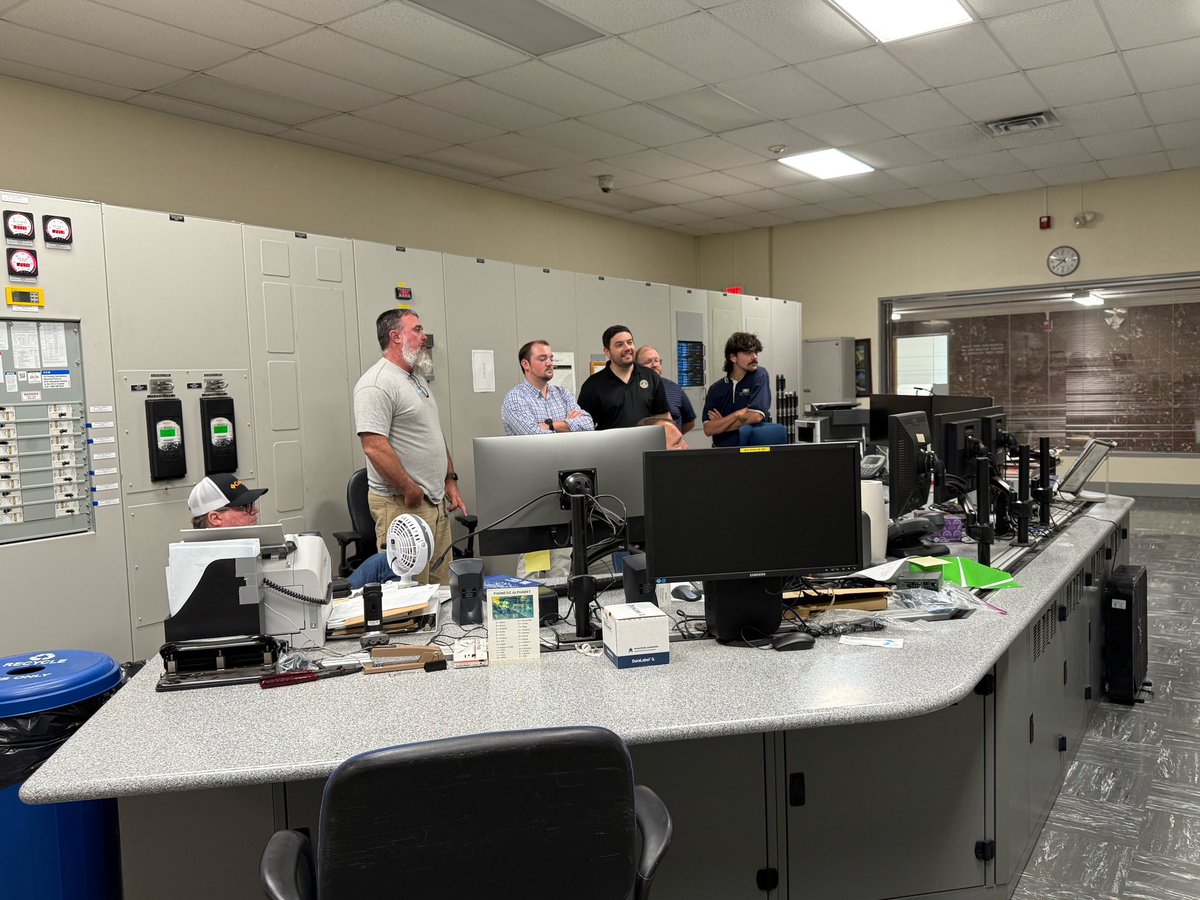 RepHarshbarger's tweet image. Yesterday, Team Harshbarger joined Senator @MarshaBlackburn and @SenatorHagerty’s state teams to tour @TVAnews Boone Dam and view the reconstruction of Unit 1 at Fort Patrick Henry Dam.
As a member of the House Energy & Commerce Committee, I understand the importance of…