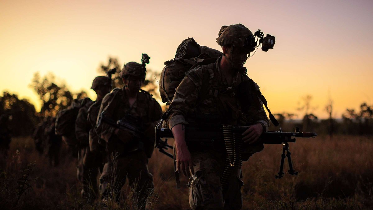 KdoMagazin's tweet image. Fallschirmjäger: Bei der multinationalen Übung #TalismanSabre 2025 in #Australien überzeugen deutsche #Fallschirmjäger der #Bundeswehr in einer ersten Gefechtsübung mit ihrer Durchsetzungsfähigkeit.
bundeswehr.de/de/organisatio…