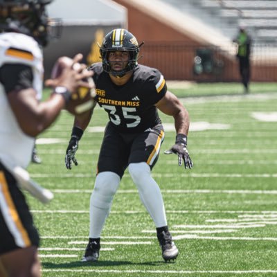 MattStewartTV's tweet image. In NOLA for @SunBeltFB Media Days. Look forward to catching up with @SouthernMissFB @CoachHuff. Always great to talk with him. Plus Golden Eagles QB @SunBelt Offensive Player of the Year @braylon_braxton and LB @Jone5hristopher. Golden Eagles in our SBC Studio approximately…