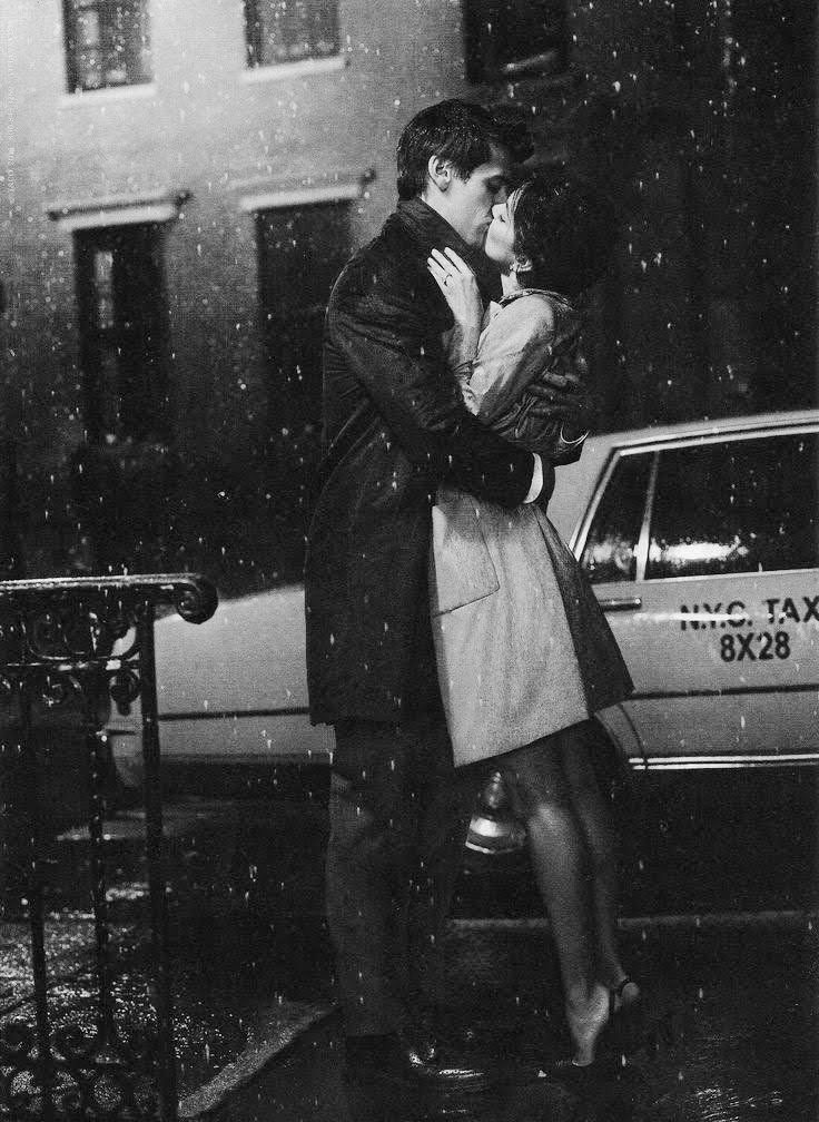 ashley_r_oden's tweet image. If #promises were pebbles
I’d gather each one with care
Tuck them deep inside my pocket
Guarded always, resting there
Then, gently, I would offer them
A gift laid in your hand
To keep beside your heartbeat
Like stars tucked into sand
#vss365