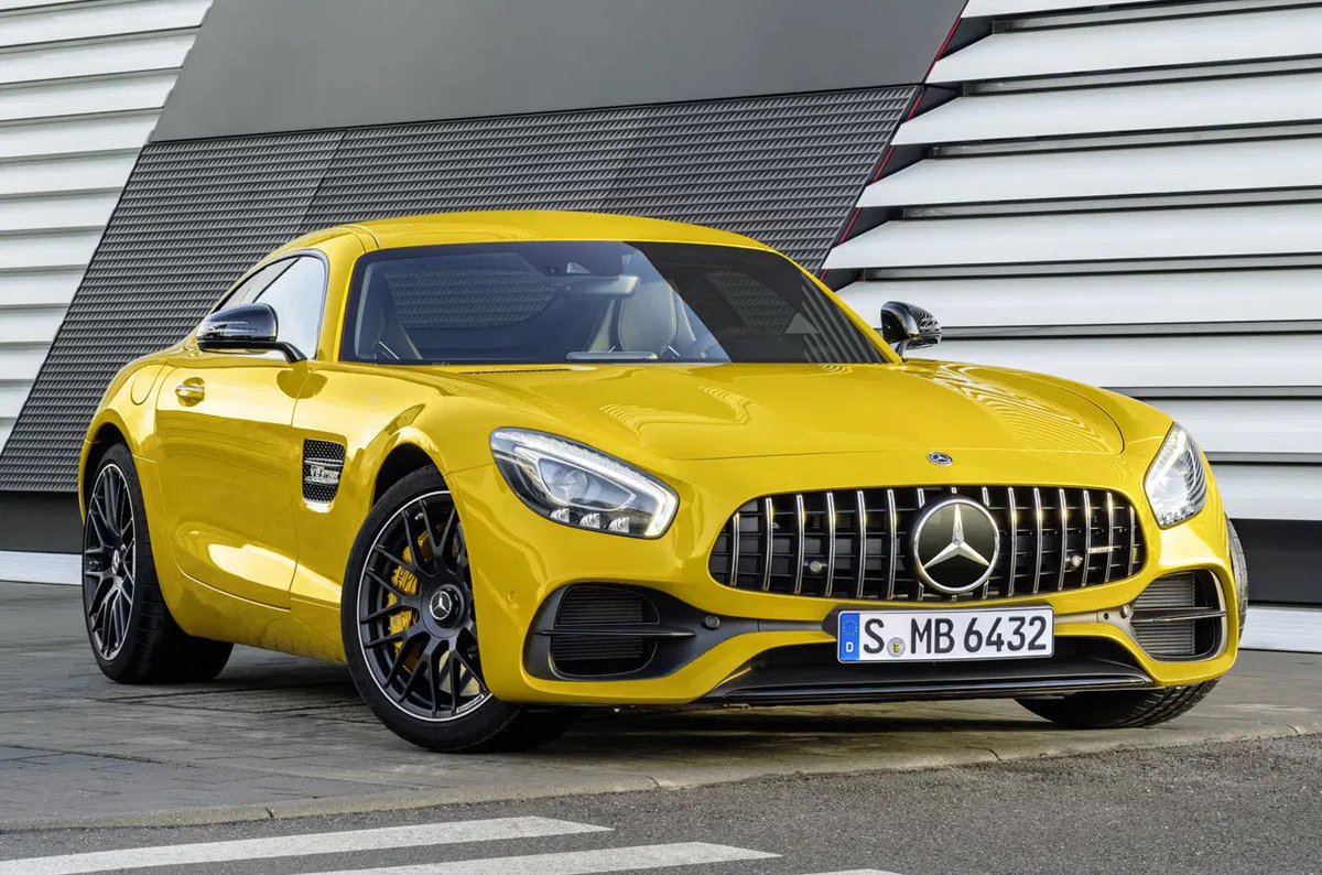 nicoschenquer's tweet image. ¿Soy yo, o TODOS los autos nuevos son dinámicamente mejores que sus antecesores, pero tremendamente más FEOS? 
El nuevo AMG GT es escandalosamente más fulero (y grande) que el primero.
Apocalipsis automotor ‼️⛔️⚠️