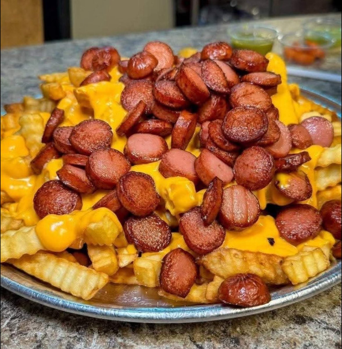 Yo soy un purista, las mejores salchipapas son las que no llevan lechuga, ni ripio de papa ni todas esas salsas que te quedan como si fuera una sopa.