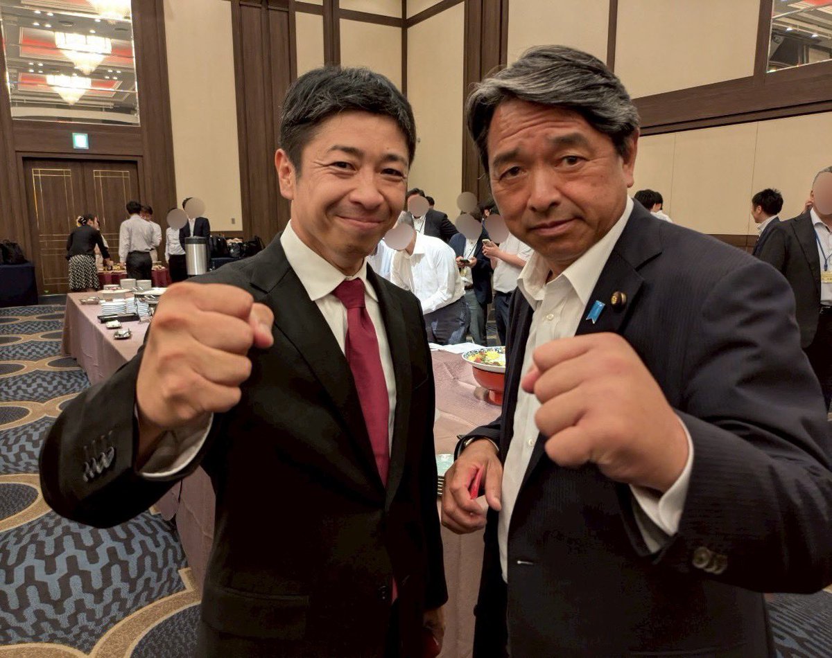 Image for the Tweet beginning: 📣【中部電力総連 定時大会・懇親会にて】
中部電力総連の定時大会後の全体懇親会にて、
#榛葉賀津也 幹事長（@SHIMBA_OFFICE）とともに、参議院選挙のご報告をさせていただきました。

私たちの暮らしと産業を支える「電力の安定供給」なくして、地域の未来は描けません。… 